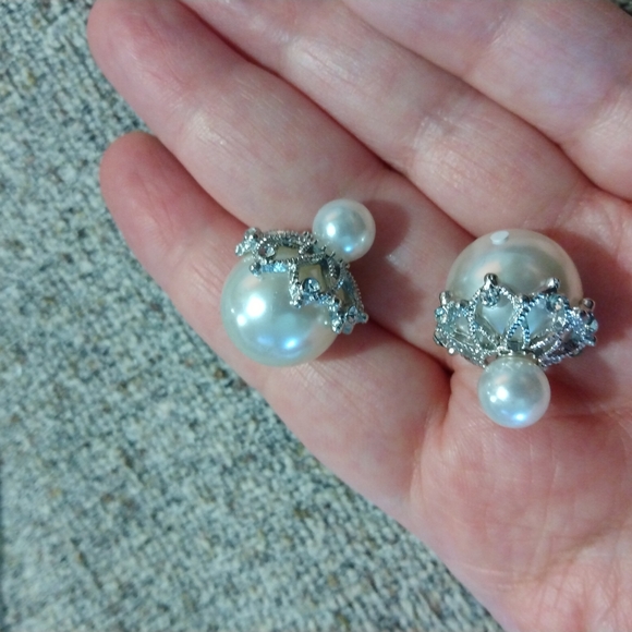 NEW! Gorgeous Crystal Crown Double Pearl Earrings MAKE OFFER - Picture 3 of 6